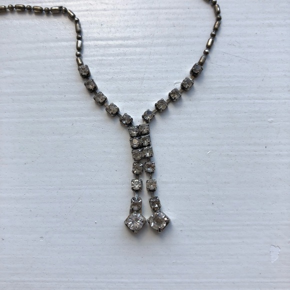 Vintage chic silver & diamond dainty drop necklace - Picture 4 of 7
